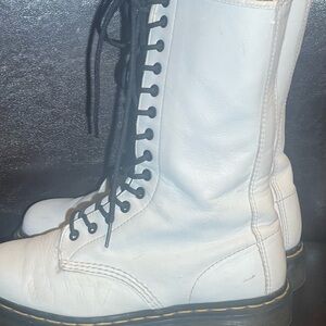 Dr. Martens White Leather women’s Boots size 8
